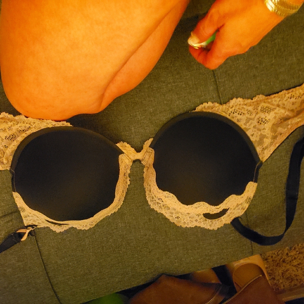 Victoria's secret used bra slightly